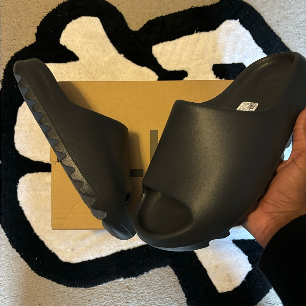 Yeezy Slide “Onyx” Size 12